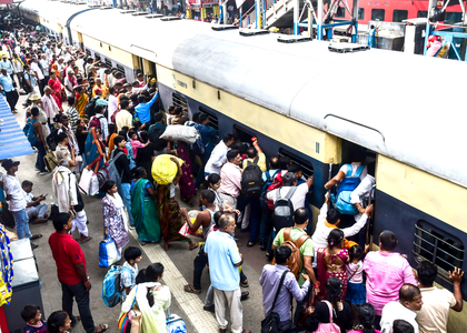 Railways to run 1,500 extra trains in next 5 days to clear Chhath festive rush | Railways to run 1,500 extra trains in next 5 days to clear Chhath festive rush Railways to run 1,500 extra trains in next 5 days to clear Chhath festive rush | Railways to run 1,500 extra trains in next 5 days to clear Chhath festive rush