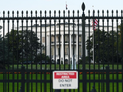 Man crashes car into White House security gate, taken into custody | Man crashes car into White House security gate, taken into custody Man crashes car into White House security gate, taken into custody | Man crashes car into White House security gate, taken into custody