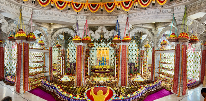 Delhi: Over 1,232 Sattvic delicacies offered to deities on Annakut festival at Swaminarayan Akshardham Mandir | Delhi: Over 1,232 Sattvic delicacies offered to deities on Annakut festival at Swaminarayan Akshardham Mandir Delhi: Over 1,232 Sattvic delicacies offered to deities on Annakut festival at Swaminarayan Akshardham Mandir | Delhi: Over 1,232 Sattvic delicacies offered to deities on Annakut festival at Swaminarayan Akshardham Mandir