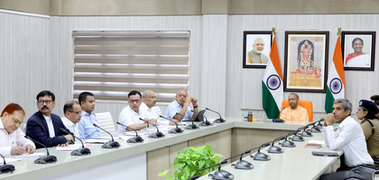 CM Yogi Adityanath orders setting up fire stations every 100 km on expressways | CM Yogi Adityanath orders setting up fire stations every 100 km on expressways CM Yogi Adityanath orders setting up fire stations every 100 km on expressways | CM Yogi Adityanath orders setting up fire stations every 100 km on expressways