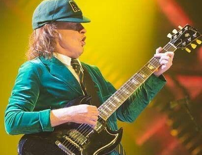 Guns N' Roses issue official statement on Axl Rose's onstage meltdown | Guns N' Roses issue official statement on Axl Rose's onstage meltdown Guns N' Roses issue official statement on Axl Rose's onstage meltdown | Guns N' Roses issue official statement on Axl Rose's onstage meltdown