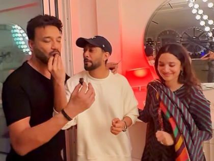 Ankita Lokhande, Vicky Jain throw a mini surprise birthday party for Zaid Darbar | Ankita Lokhande, Vicky Jain throw a mini surprise birthday party for Zaid Darbar Ankita Lokhande, Vicky Jain throw a mini surprise birthday party for Zaid Darbar | Ankita Lokhande, Vicky Jain throw a mini surprise birthday party for Zaid Darbar