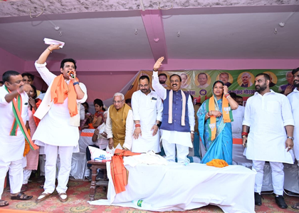 Ravi Kishan urges parents to remind youth of Bihar’s past, defends Nitish Kumar’s leadership | Ravi Kishan urges parents to remind youth of Bihar’s past, defends Nitish Kumar’s leadership Ravi Kishan urges parents to remind youth of Bihar’s past, defends Nitish Kumar’s leadership | Ravi Kishan urges parents to remind youth of Bihar’s past, defends Nitish Kumar’s leadership