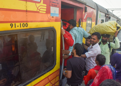 Indian Railways tries to ease holiday rush for Chhath Puja with special trains | Indian Railways tries to ease holiday rush for Chhath Puja with special trains Indian Railways tries to ease holiday rush for Chhath Puja with special trains | Indian Railways tries to ease holiday rush for Chhath Puja with special trains