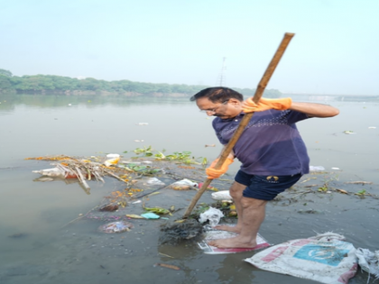 Delhi BJP chief cleans, hastens reopening of Chhath Ghat near Yamuna Bank Metro Station | Delhi BJP chief cleans, hastens reopening of Chhath Ghat near Yamuna Bank Metro Station Delhi BJP chief cleans, hastens reopening of Chhath Ghat near Yamuna Bank Metro Station | Delhi BJP chief cleans, hastens reopening of Chhath Ghat near Yamuna Bank Metro Station