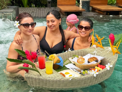 Soha Ali Khan shares moments from her relaxing pool time in Goa with friends | Soha Ali Khan shares moments from her relaxing pool time in Goa with friends Soha Ali Khan shares moments from her relaxing pool time in Goa with friends | Soha Ali Khan shares moments from her relaxing pool time in Goa with friends