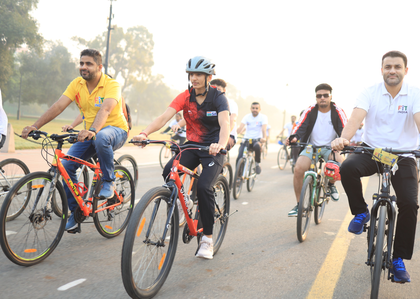 World boxing champion Meenakshi Hooda joins 45th edition of Fit India Sundays on Cycle | World boxing champion Meenakshi Hooda joins 45th edition of Fit India Sundays on Cycle World boxing champion Meenakshi Hooda joins 45th edition of Fit India Sundays on Cycle | World boxing champion Meenakshi Hooda joins 45th edition of Fit India Sundays on Cycle