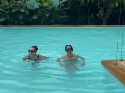 Neena Gupta finds a swimming partner in Soni Razdan | Neena Gupta finds a swimming partner in Soni Razdan
