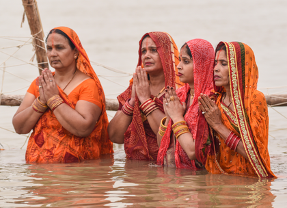 Devotees across Bihar offer ‘Arghya’ to the setting sun on third day of Chhath | Devotees across Bihar offer ‘Arghya’ to the setting sun on third day of Chhath Devotees across Bihar offer ‘Arghya’ to the setting sun on third day of Chhath | Devotees across Bihar offer ‘Arghya’ to the setting sun on third day of Chhath