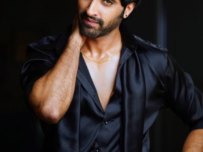 Akshay Oberoi treats his family with homemade pizza this Diwali | Akshay Oberoi treats his family with homemade pizza this Diwali Akshay Oberoi treats his family with homemade pizza this Diwali | Akshay Oberoi treats his family with homemade pizza this Diwali