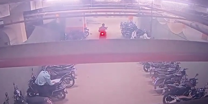 Police give clean chit to main suspect in Delhi acid attack case | Police give clean chit to main suspect in Delhi acid attack case Police give clean chit to main suspect in Delhi acid attack case | Police give clean chit to main suspect in Delhi acid attack case