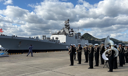 Japan Maritime Self-Defence Force welcomes INS Sahyadri at Sasebo | Japan Maritime Self-Defence Force welcomes INS Sahyadri at Sasebo Japan Maritime Self-Defence Force welcomes INS Sahyadri at Sasebo | Japan Maritime Self-Defence Force welcomes INS Sahyadri at Sasebo