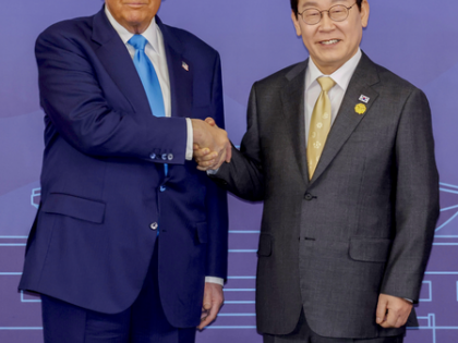 Lee to meet biz leaders, discuss follow-up measures for US trade deal | Lee to meet biz leaders, discuss follow-up measures for US trade deal Lee to meet biz leaders, discuss follow-up measures for US trade deal | Lee to meet biz leaders, discuss follow-up measures for US trade deal
