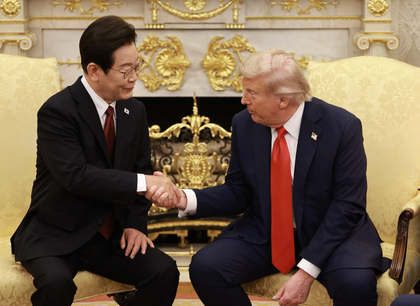 Trump arrives in South Korea for high-stakes summits with Lee, Xi | Trump arrives in South Korea for high-stakes summits with Lee, Xi Trump arrives in South Korea for high-stakes summits with Lee, Xi | Trump arrives in South Korea for high-stakes summits with Lee, Xi