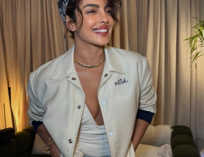 Priyanka Chopra's daughter Malti Marie steals the show as they join Nick Jonas on his music tour | Priyanka Chopra's daughter Malti Marie steals the show as they join Nick Jonas on his music tour Priyanka Chopra's daughter Malti Marie steals the show as they join Nick Jonas on his music tour | Priyanka Chopra's daughter Malti Marie steals the show as they join Nick Jonas on his music tour