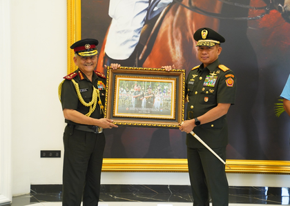 CDS Chauhan meets Indonesian counterpart; discusses Defence ties, maritime collaboration | CDS Chauhan meets Indonesian counterpart; discusses Defence ties, maritime collaboration CDS Chauhan meets Indonesian counterpart; discusses Defence ties, maritime collaboration | CDS Chauhan meets Indonesian counterpart; discusses Defence ties, maritime collaboration