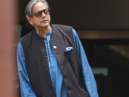 Here’s why Shashi Tharoor reminded Karan Johar and Malaika Arora they haven’t met in a while | Here’s why Shashi Tharoor reminded Karan Johar and Malaika Arora they haven’t met in a while Here’s why Shashi Tharoor reminded Karan Johar and Malaika Arora they haven’t met in a while | Here’s why Shashi Tharoor reminded Karan Johar and Malaika Arora they haven’t met in a while