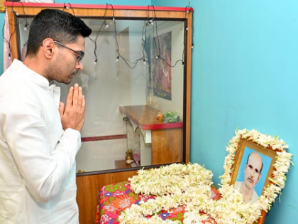 After 'Justice for RG Kar', it's Trinamool's 'Justice for Pradeep Kar' cry now | After 'Justice for RG Kar', it's Trinamool's 'Justice for Pradeep Kar' cry now After 'Justice for RG Kar', it's Trinamool's 'Justice for Pradeep Kar' cry now | After 'Justice for RG Kar', it's Trinamool's 'Justice for Pradeep Kar' cry now