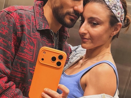 Soha Ali Khan posts romantic selfie with Kunal Kemmu: ‘My mood elevator’ | Soha Ali Khan posts romantic selfie with Kunal Kemmu: ‘My mood elevator’