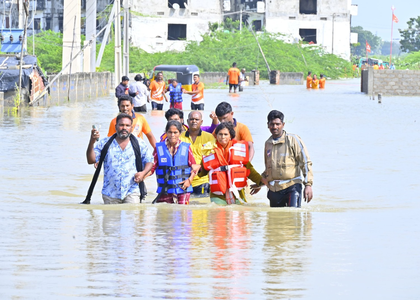 Cyclone Montha impact: Telangana's Warangal, Hanamkonda towns flooded | Cyclone Montha impact: Telangana's Warangal, Hanamkonda towns flooded