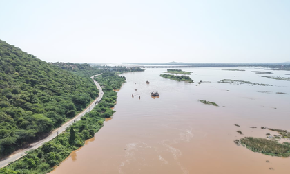 Major disaster averted at Sangam Barrage as NDRF pulls out heavy boat | Major disaster averted at Sangam Barrage as NDRF pulls out heavy boat Major disaster averted at Sangam Barrage as NDRF pulls out heavy boat | Major disaster averted at Sangam Barrage as NDRF pulls out heavy boat