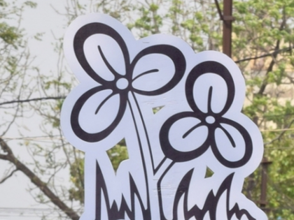 Trinamool expels Birbhum councillor accused of raping woman on false promise of marriage | Trinamool expels Birbhum councillor accused of raping woman on false promise of marriage Trinamool expels Birbhum councillor accused of raping woman on false promise of marriage | Trinamool expels Birbhum councillor accused of raping woman on false promise of marriage