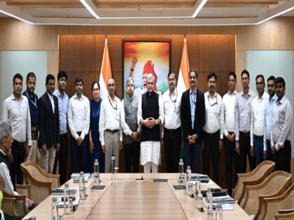 Railway Minister felicitates teams behind new rail line projects in Mizoram, Bihar | Railway Minister felicitates teams behind new rail line projects in Mizoram, Bihar Railway Minister felicitates teams behind new rail line projects in Mizoram, Bihar | Railway Minister felicitates teams behind new rail line projects in Mizoram, Bihar