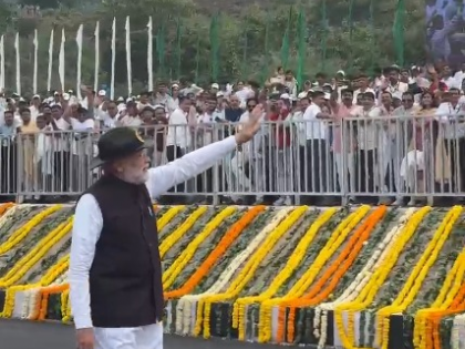 Gujarat: PM Modi walks Ekta Parade stretch, wins hearts in Kevadia | Gujarat: PM Modi walks Ekta Parade stretch, wins hearts in Kevadia Gujarat: PM Modi walks Ekta Parade stretch, wins hearts in Kevadia | Gujarat: PM Modi walks Ekta Parade stretch, wins hearts in Kevadia