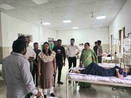 Woman dead, 54 injured as bus overturns in MP’s Barwani district | Woman dead, 54 injured as bus overturns in MP’s Barwani district Woman dead, 54 injured as bus overturns in MP’s Barwani district | Woman dead, 54 injured as bus overturns in MP’s Barwani district