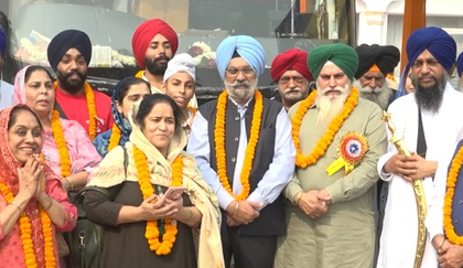 170 Sikh devotees depart from Rakabganj Gurdwara to Pakistan ahead of Guru Nanak jayanti | 170 Sikh devotees depart from Rakabganj Gurdwara to Pakistan ahead of Guru Nanak jayanti