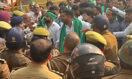 Farmers clash with security personnel outside Noida Authority office, vow to intensify stir | Farmers clash with security personnel outside Noida Authority office, vow to intensify stir