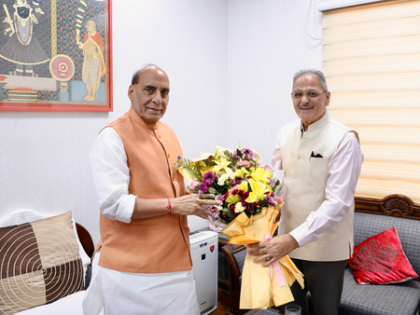 Ladakh LG calls on Defence Minister, discusses humanitarian assistance & air connectivity for UT | Ladakh LG calls on Defence Minister, discusses humanitarian assistance & air connectivity for UT