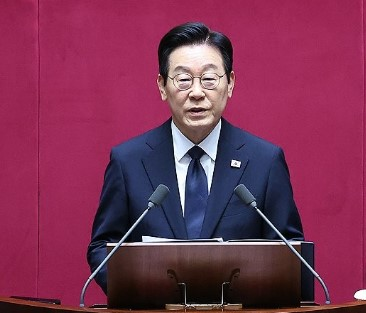 South Korea: Lee says US tariff deal eases uncertainties, touts progress on fuel for nuclear-powered subs | South Korea: Lee says US tariff deal eases uncertainties, touts progress on fuel for nuclear-powered subs South Korea: Lee says US tariff deal eases uncertainties, touts progress on fuel for nuclear-powered subs | South Korea: Lee says US tariff deal eases uncertainties, touts progress on fuel for nuclear-powered subs