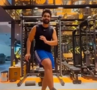 Jackky Bhagnani gives his own twist to the 'Jhoom Sharabi' hook step, wife Rakul reacts | Jackky Bhagnani gives his own twist to the 'Jhoom Sharabi' hook step, wife Rakul reacts Jackky Bhagnani gives his own twist to the 'Jhoom Sharabi' hook step, wife Rakul reacts | Jackky Bhagnani gives his own twist to the 'Jhoom Sharabi' hook step, wife Rakul reacts