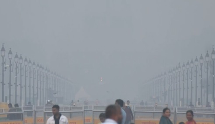 Air quality crosses 400 in several areas as haze envelops Delhi-NCR | Air quality crosses 400 in several areas as haze envelops Delhi-NCR Air quality crosses 400 in several areas as haze envelops Delhi-NCR | Air quality crosses 400 in several areas as haze envelops Delhi-NCR