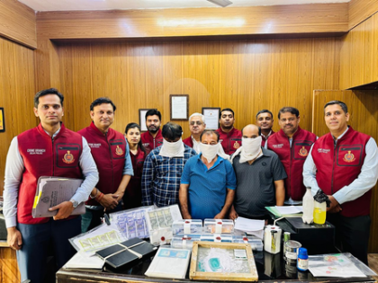 Delhi Crime Branch busts interstate fake currency racket, three arrested | Delhi Crime Branch busts interstate fake currency racket, three arrested