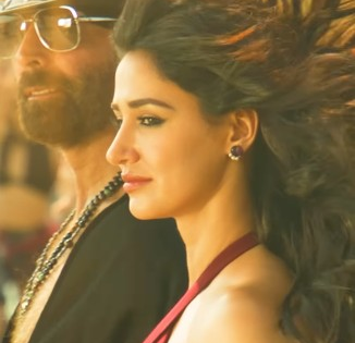 Akshay Kumar remembers ‘Queen Katrina’ as he recreates 'Ek Uncha Lamba Kad' with Disha Patani in 'Welcome to the Jungle' | Akshay Kumar remembers ‘Queen Katrina’ as he recreates 'Ek Uncha Lamba Kad' with Disha Patani in 'Welcome to the Jungle'