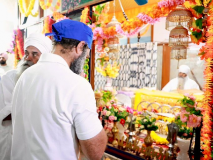 Guru Nanak Dev Ji’s teachings of 'Sarbat da Bhala' will always guide us: Rahul Gandhi | Guru Nanak Dev Ji’s teachings of 'Sarbat da Bhala' will always guide us: Rahul Gandhi Guru Nanak Dev Ji’s teachings of 'Sarbat da Bhala' will always guide us: Rahul Gandhi | Guru Nanak Dev Ji’s teachings of 'Sarbat da Bhala' will always guide us: Rahul Gandhi