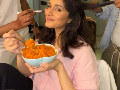 Shraddha Kapoor questions her obsession with carrot as winter season seeps in | Shraddha Kapoor questions her obsession with carrot as winter season seeps in Shraddha Kapoor questions her obsession with carrot as winter season seeps in | Shraddha Kapoor questions her obsession with carrot as winter season seeps in