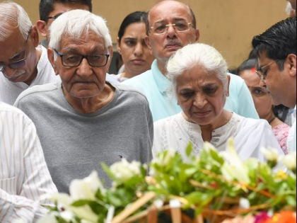 Air India crash: SC issues notice on plea of pilot’s 91-year-old father for judicial probe | Air India crash: SC issues notice on plea of pilot’s 91-year-old father for judicial probe Air India crash: SC issues notice on plea of pilot’s 91-year-old father for judicial probe | Air India crash: SC issues notice on plea of pilot’s 91-year-old father for judicial probe