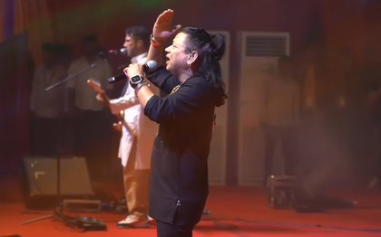 Kailash Kher recalls the time when 70,000 voices rose together singing 'Vande Mataram' | Kailash Kher recalls the time when 70,000 voices rose together singing 'Vande Mataram' Kailash Kher recalls the time when 70,000 voices rose together singing 'Vande Mataram' | Kailash Kher recalls the time when 70,000 voices rose together singing 'Vande Mataram'