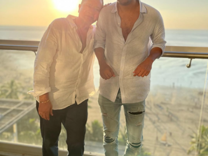 Vicky Kaushal's dad Sham Kaushal cannot contain his joy after becoming a 'dadaji' | Vicky Kaushal's dad Sham Kaushal cannot contain his joy after becoming a 'dadaji' Vicky Kaushal's dad Sham Kaushal cannot contain his joy after becoming a 'dadaji' | Vicky Kaushal's dad Sham Kaushal cannot contain his joy after becoming a 'dadaji'