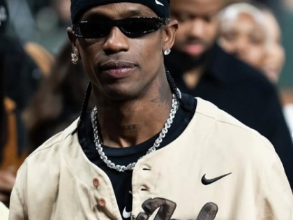 Travis Scott brings daughter Stormi on stage during Tokyo concert | Travis Scott brings daughter Stormi on stage during Tokyo concert Travis Scott brings daughter Stormi on stage during Tokyo concert | Travis Scott brings daughter Stormi on stage during Tokyo concert