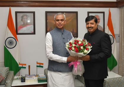 Gujarat Chief Secy calls on Guv Devvrat at Raj Bhavan in Gandhinagar | Gujarat Chief Secy calls on Guv Devvrat at Raj Bhavan in Gandhinagar