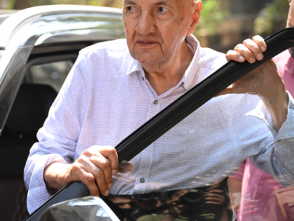 Prem Chopra recuperating well after being admitted to hospital owing to viral infection | Prem Chopra recuperating well after being admitted to hospital owing to viral infection Prem Chopra recuperating well after being admitted to hospital owing to viral infection | Prem Chopra recuperating well after being admitted to hospital owing to viral infection