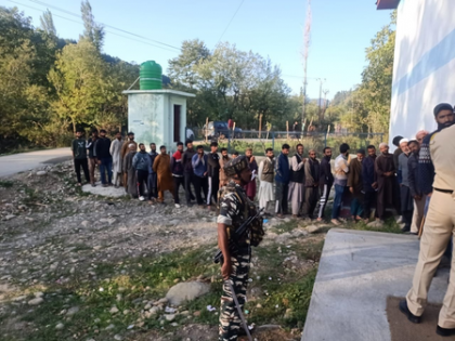 J&K bypolls: Peaceful voting underway in Budgam, Nagrota | J&K bypolls: Peaceful voting underway in Budgam, Nagrota