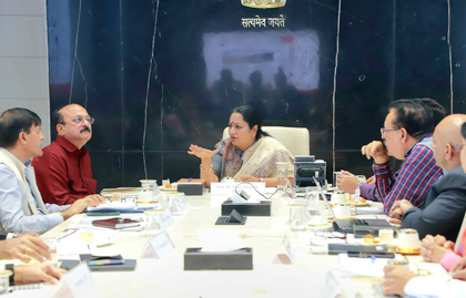 Delhi CM orders modern waste compactors, panel for road construction | Delhi CM orders modern waste compactors, panel for road construction