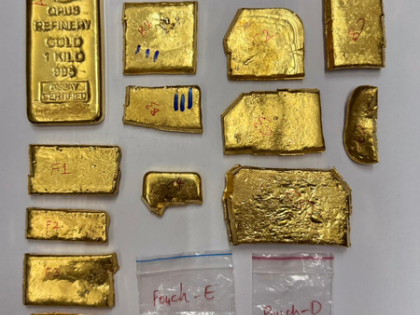 DRI busts major gold smuggling syndicate in Mumbai; 11.88 kg gold seized, 11 arrested | DRI busts major gold smuggling syndicate in Mumbai; 11.88 kg gold seized, 11 arrested DRI busts major gold smuggling syndicate in Mumbai; 11.88 kg gold seized, 11 arrested | DRI busts major gold smuggling syndicate in Mumbai; 11.88 kg gold seized, 11 arrested