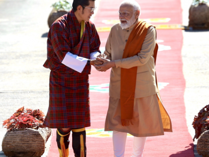 PM Modi concludes Bhutan visit; receives warm send-off from King Jigme Khesar | PM Modi concludes Bhutan visit; receives warm send-off from King Jigme Khesar PM Modi concludes Bhutan visit; receives warm send-off from King Jigme Khesar | PM Modi concludes Bhutan visit; receives warm send-off from King Jigme Khesar