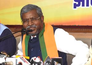 Babulal Marandi attacks Jharkhand govt after sand mafia tries to crush BDO in Garhwa | Babulal Marandi attacks Jharkhand govt after sand mafia tries to crush BDO in Garhwa